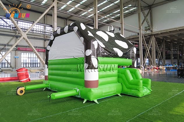 outdoor milk cow Inflatable bouncy combo