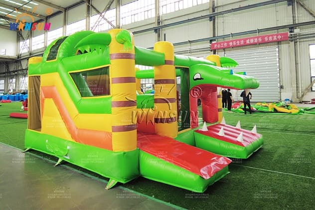 commercial Crocodile theme inflatable jumping house with slide