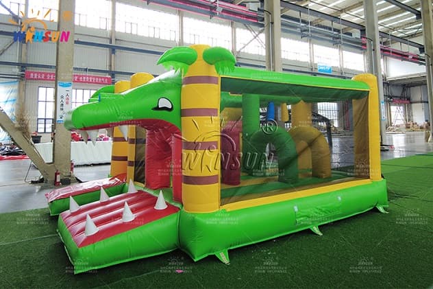 wholesale Crocodile theme inflatable jumping house with slide