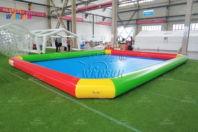 Inflatable pool for rolling balls