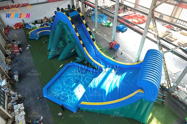 Giant inflatable water slide for centre park